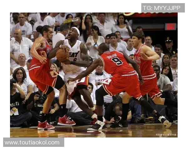 2005年NBA季后赛火箭与小牛的激烈对决回顾与精彩瞬间分析 2005年NBA季后赛火箭与小牛的激烈对决回顾与精彩瞬间分析