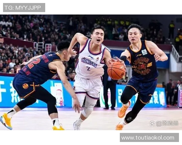 CBA精彩对决北京队迎战福建队争夺季后赛席位的关键战役